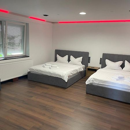 Casa Sofia Hotel Satu Mare Buitenkant foto